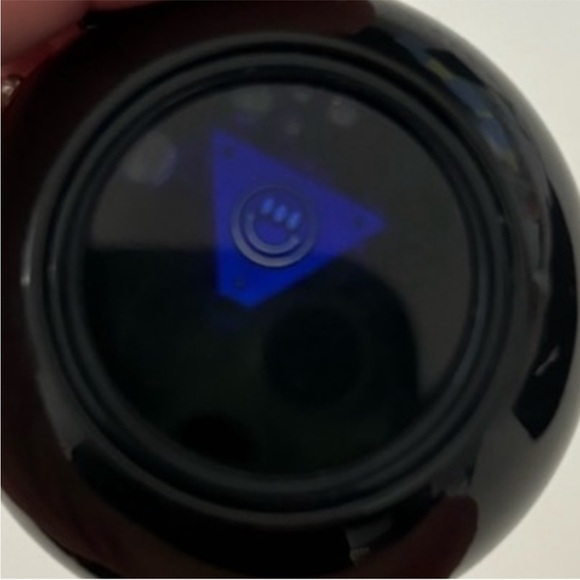 Glossier 8 ball keychain NWT - Picture 3 of 3